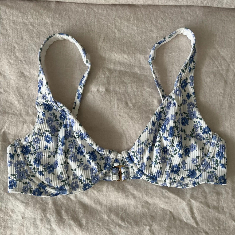 Hollister White and Blue Floral Ribbed Underwire Bikini Set - Picture 3 of 6